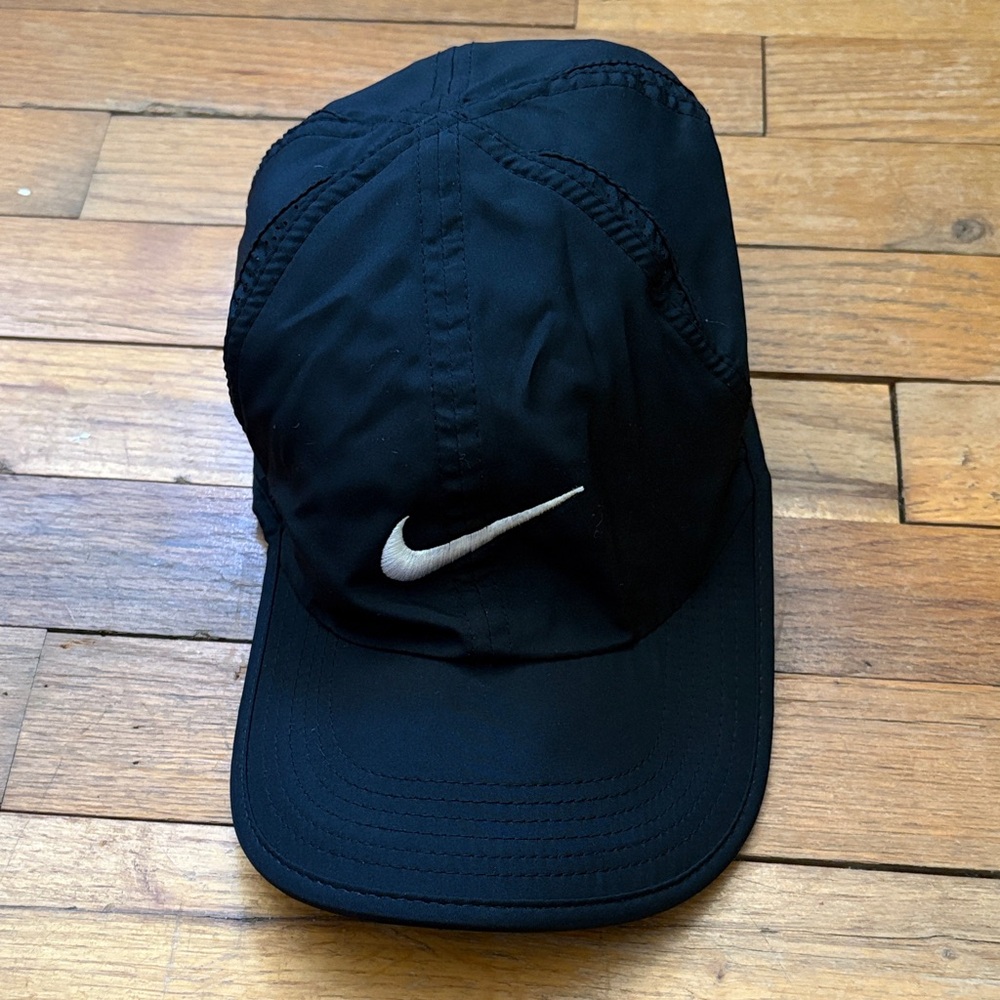 Nike kids Dri fit cat with Velcro closure